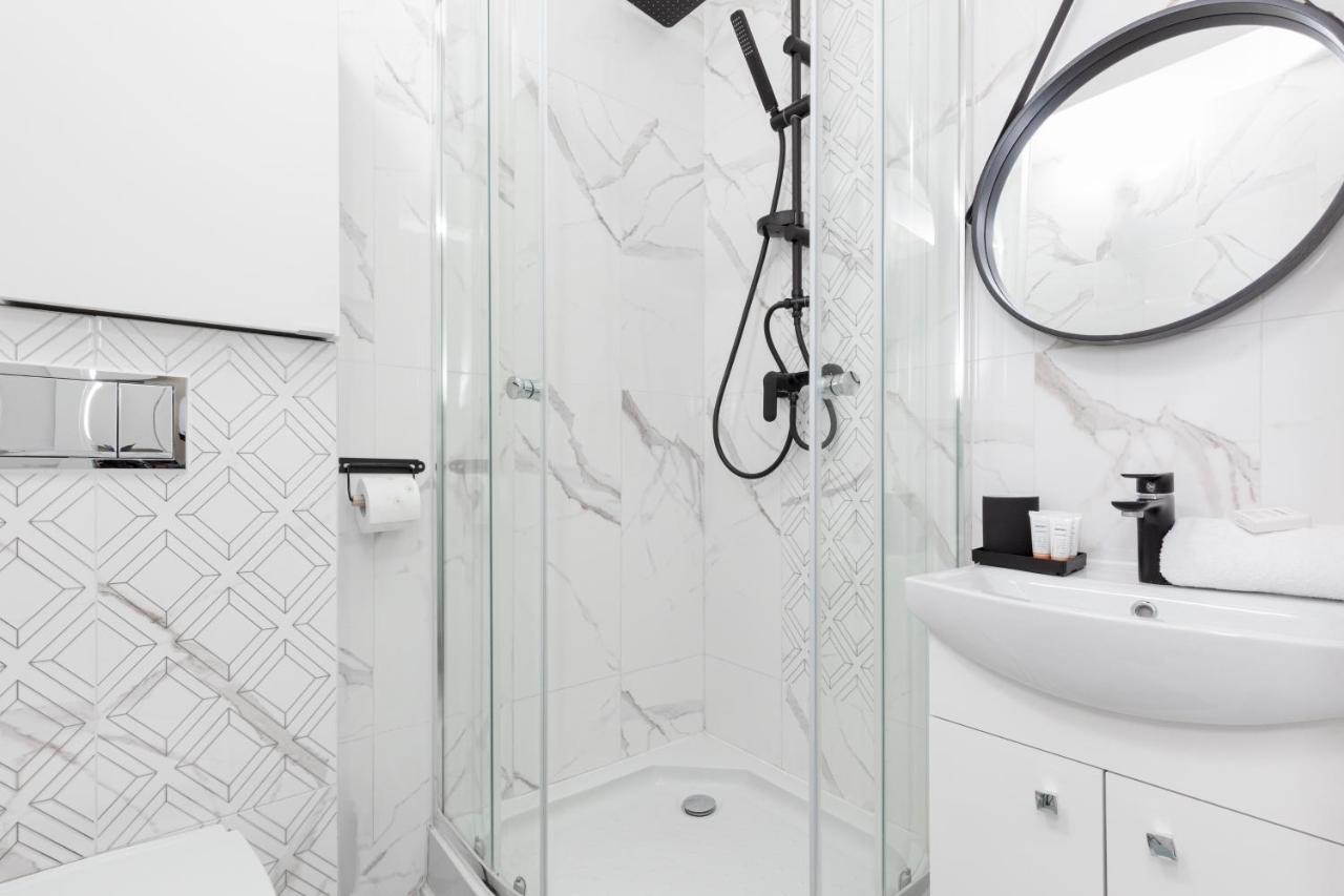 Micro Apartment Miaczynska By Noclegi Renters Warsaw Luaran gambar
