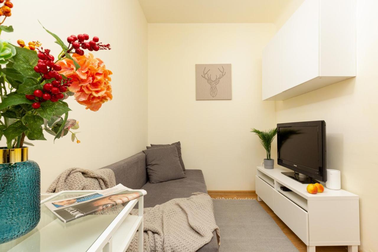 Micro Apartment Miaczynska By Noclegi Renters Warsaw Luaran gambar