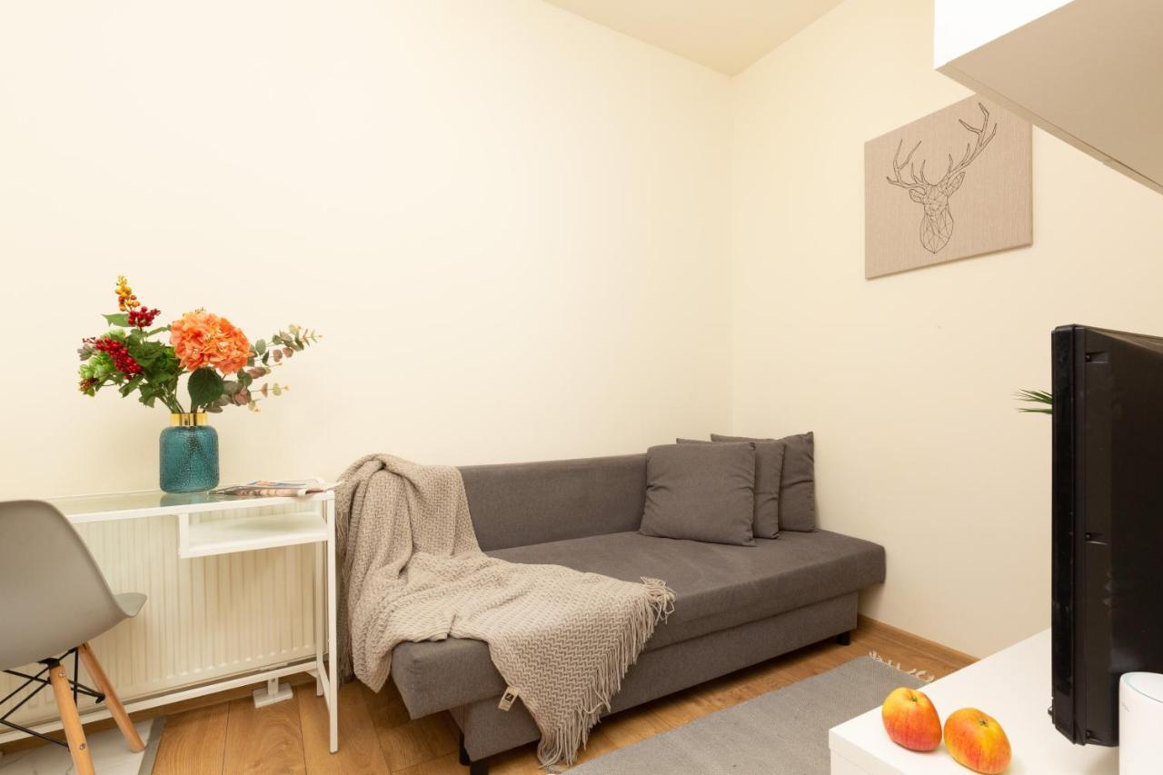 Micro Apartment Miaczynska By Noclegi Renters Warsaw Luaran gambar